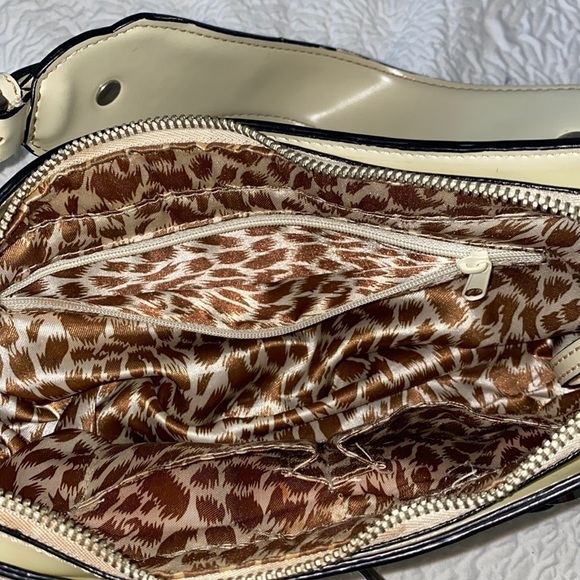 GUESS Satchel Handbag - Picture 10 of 16